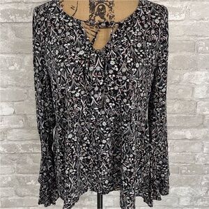 Hinge Black Floral Bell Sleeve Blouse
